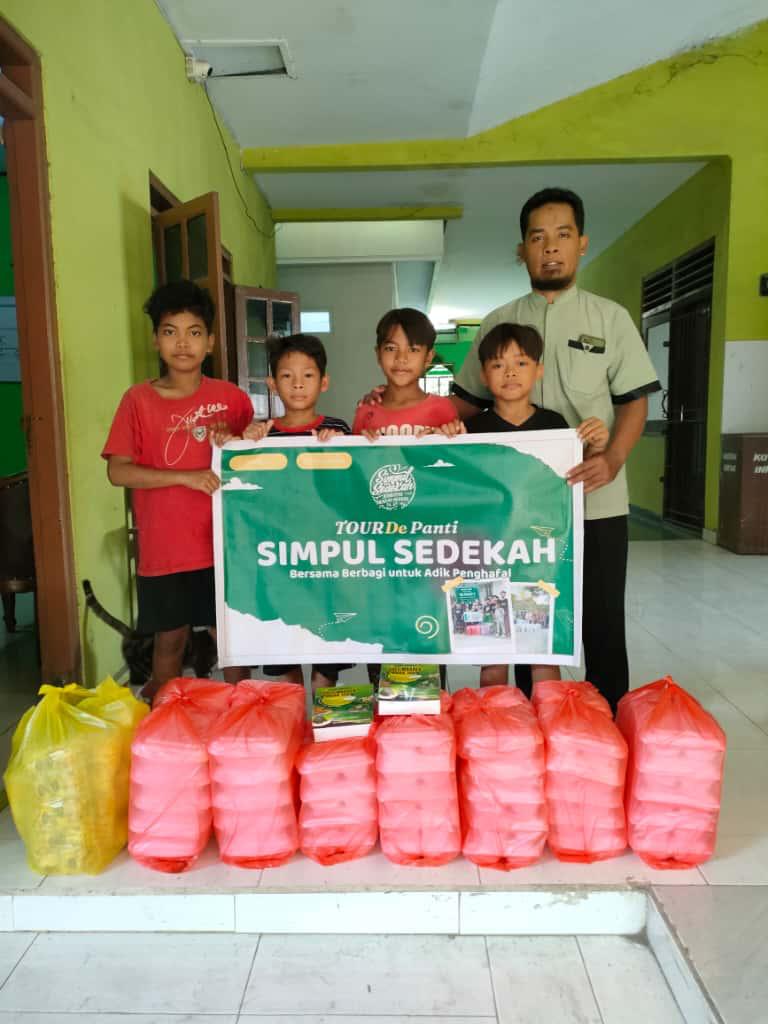 Kolaborasi Bersama Simpul Sedekah Menyalurkan Nasi Kotak untuk Panti Asuhan