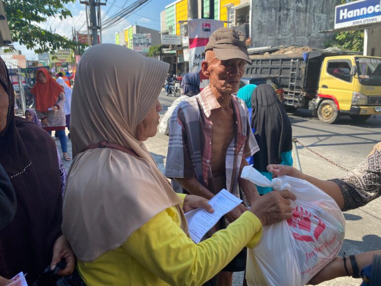 Berbagi Sembako dan Pengajian Rutin Bulanan untuk Janda, Yatim, dan Lansia